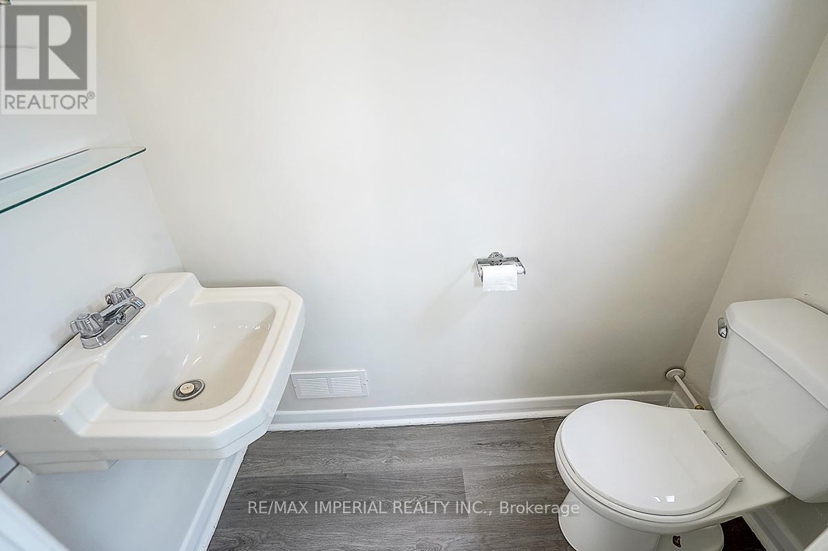 8 Fargo Avenue, Toronto, Ontario  M2M 1T9 - Photo 36 - C13045516