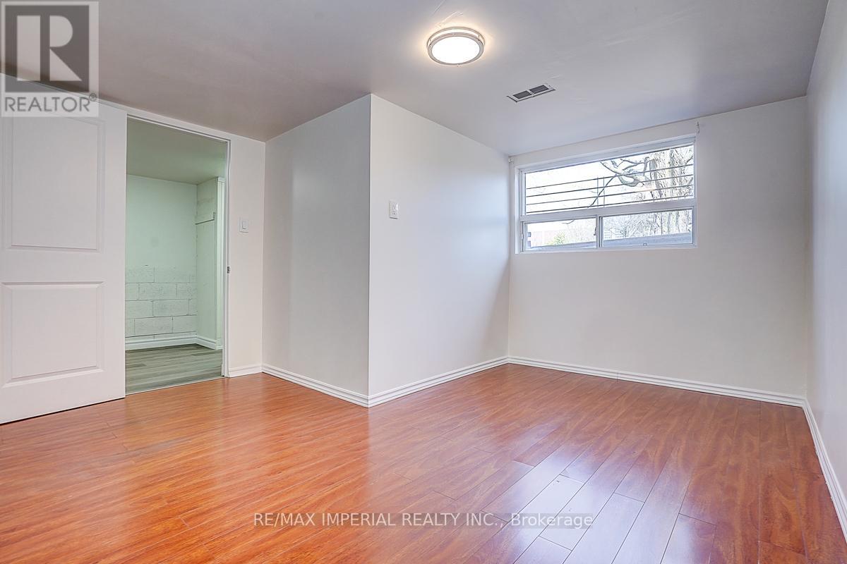 8 Fargo Avenue, Toronto, Ontario  M2M 1T9 - Photo 39 - C13045516