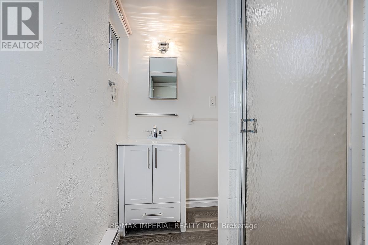 8 Fargo Avenue, Toronto, Ontario  M2M 1T9 - Photo 41 - C13045516