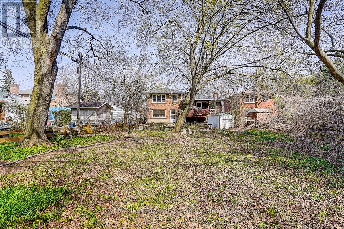 8 Fargo Avenue, Toronto, Ontario  M2M 1T9 - Photo 47 - C13045516