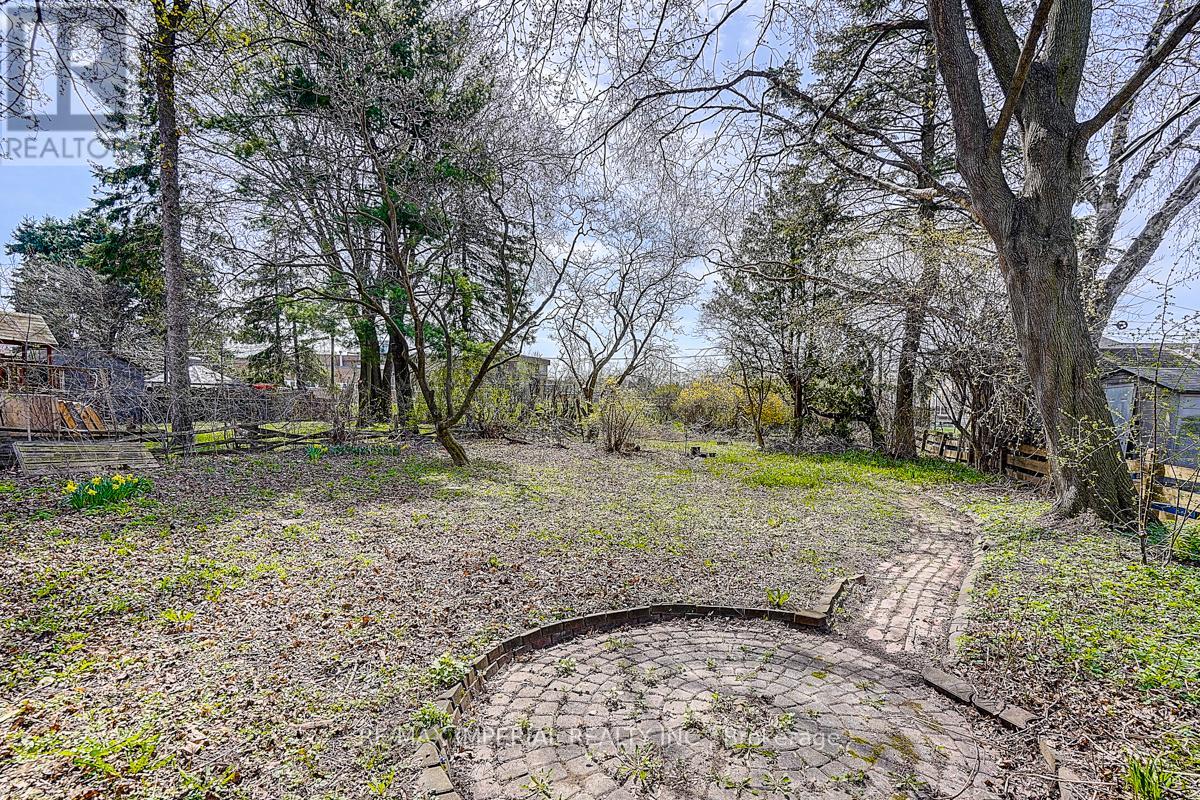 8 Fargo Avenue, Toronto, Ontario  M2M 1T9 - Photo 45 - C13045516