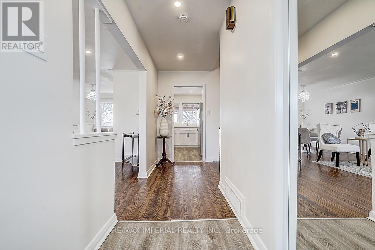 8 Fargo Avenue, Toronto, Ontario  M2M 1T9 - Photo 8 - C13045516