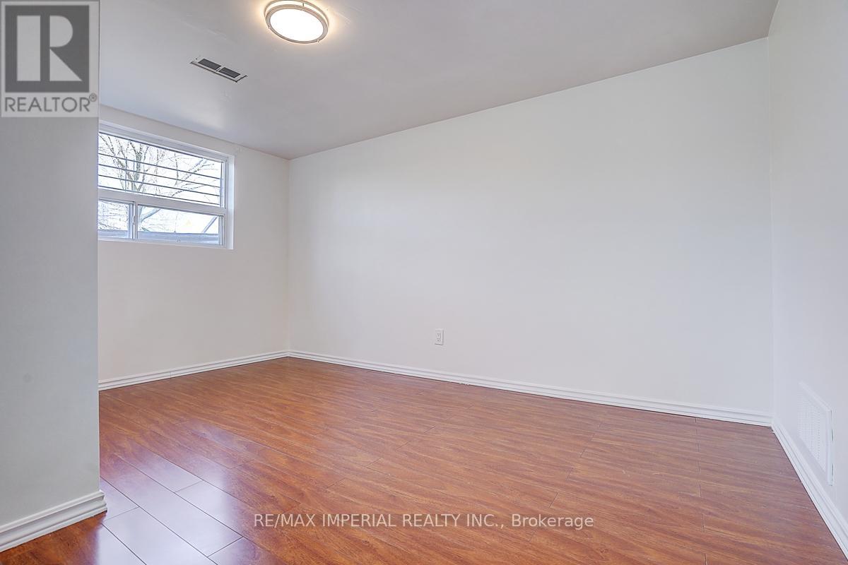 8 Fargo Avenue, Toronto, Ontario  M2M 1T9 - Photo 40 - C13045516