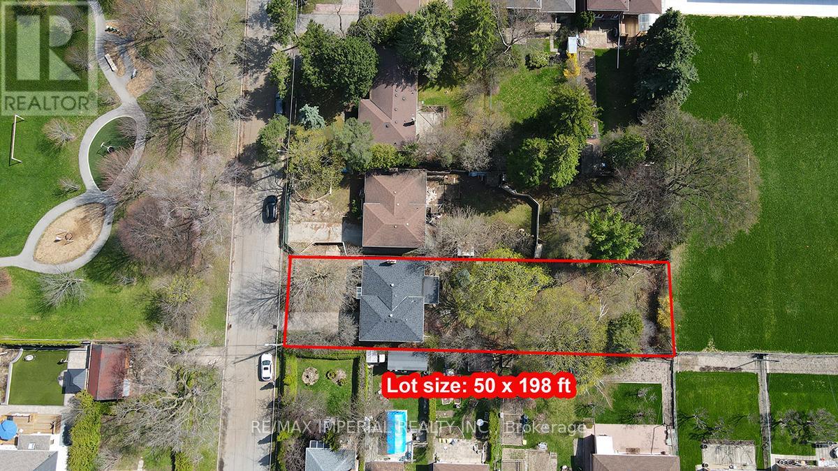 8 Fargo Avenue, Toronto, Ontario  M2M 1T9 - Photo 48 - C13045516