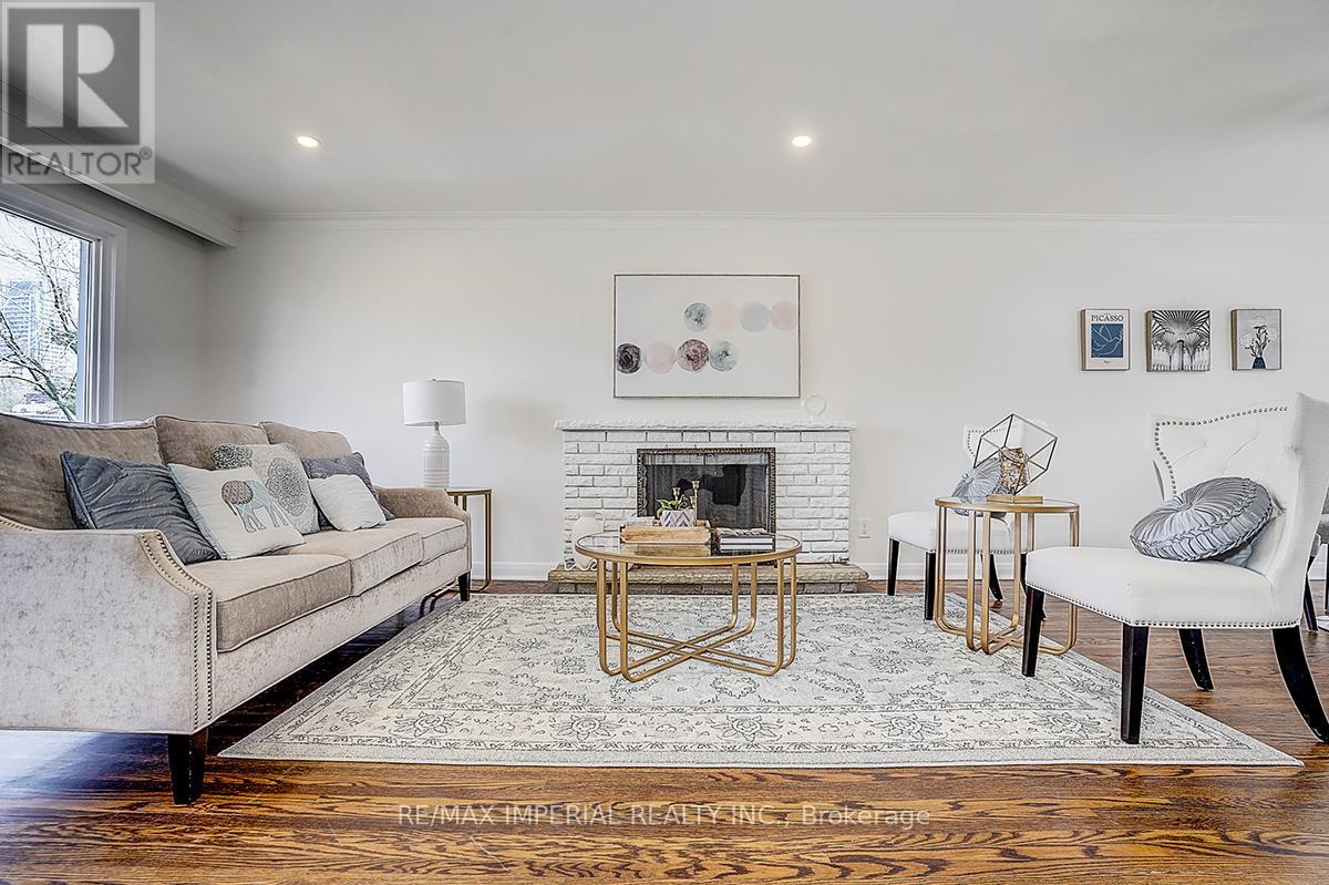 8 Fargo Avenue, Toronto, Ontario  M2M 1T9 - Photo 9 - C13045516