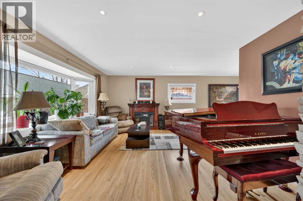 2023 Glenwood Drive SW, Calgary, Alberta  T3E 3Y7 - Photo 6 - A2305103