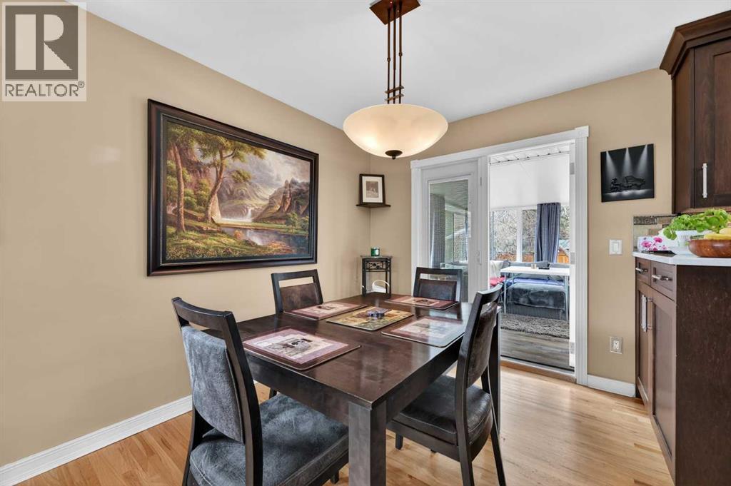 2023 Glenwood Drive SW, Calgary, Alberta  T3E 3Y7 - Photo 8 - A2305103