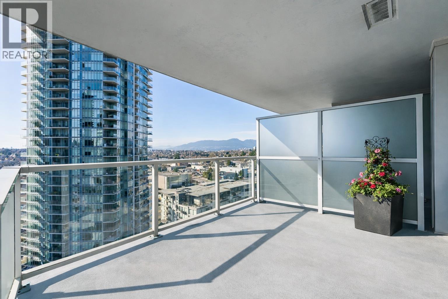 Listing Picture 11 of 37 : 1707 4189 HALIFAX STREET, Burnaby / 本拿比 - 魯藝地產 Yvonne Lu Group - MLS Medallion Club Member