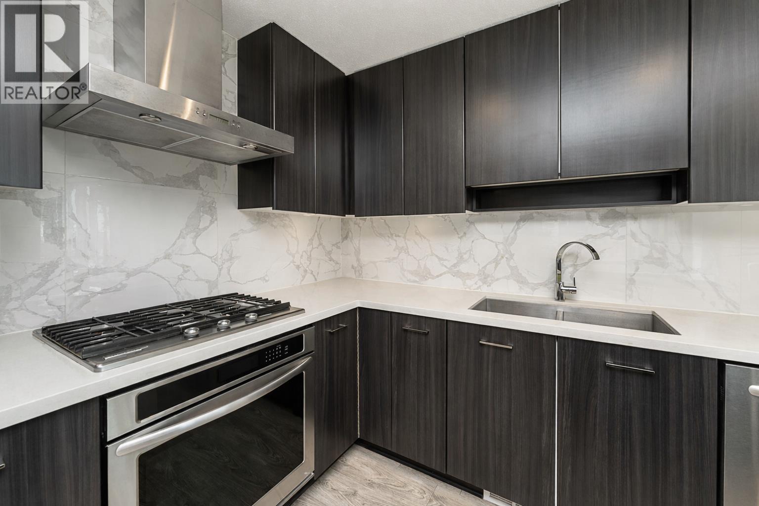 Listing Picture 5 of 37 : 1707 4189 HALIFAX STREET, Burnaby / 本拿比 - 魯藝地產 Yvonne Lu Group - MLS Medallion Club Member