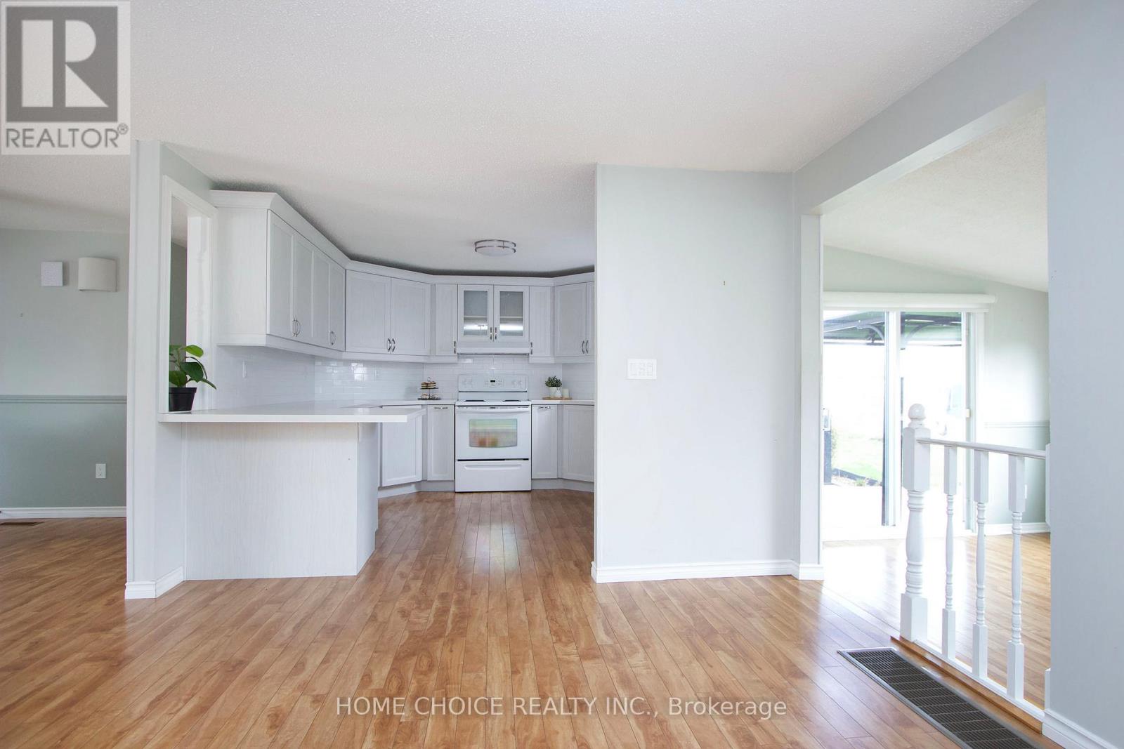 8 Loyalist Court, Clarington, Ontario  L1B 1A8 - Photo 13 - E13046006