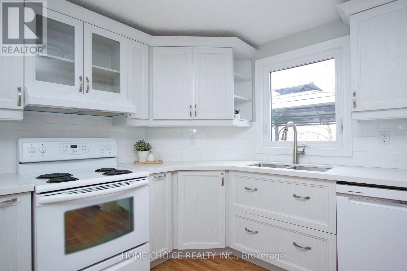 8 Loyalist Court, Clarington, Ontario  L1B 1A8 - Photo 17 - E13046006