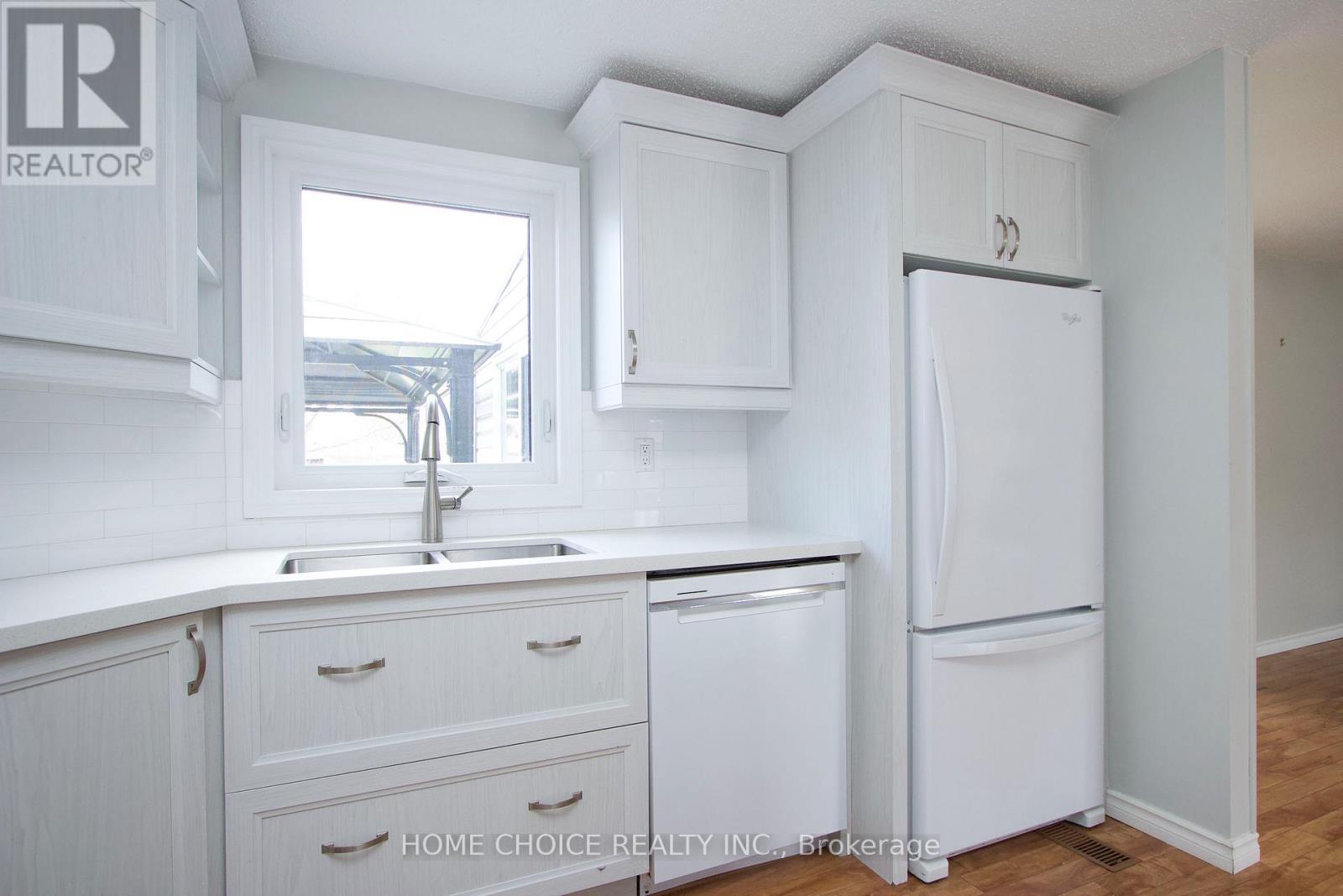 8 Loyalist Court, Clarington, Ontario  L1B 1A8 - Photo 18 - E13046006