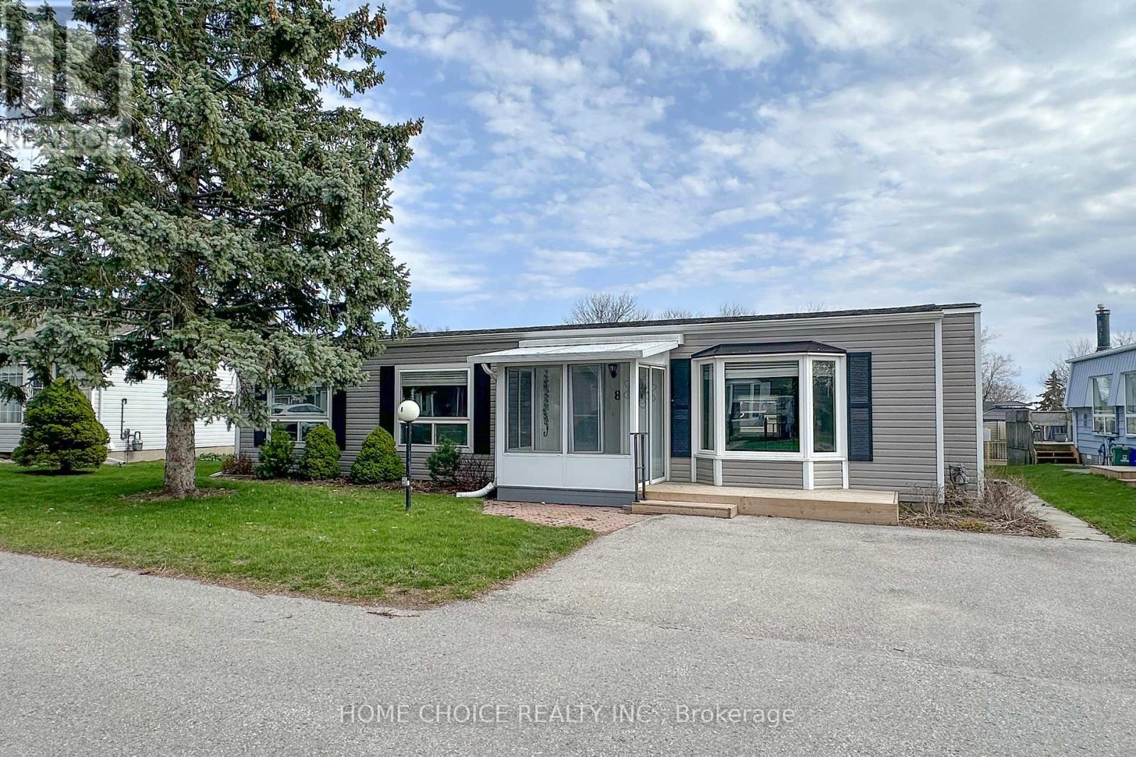 8 Loyalist Court, Clarington, Ontario  L1B 1A8 - Photo 2 - E13046006