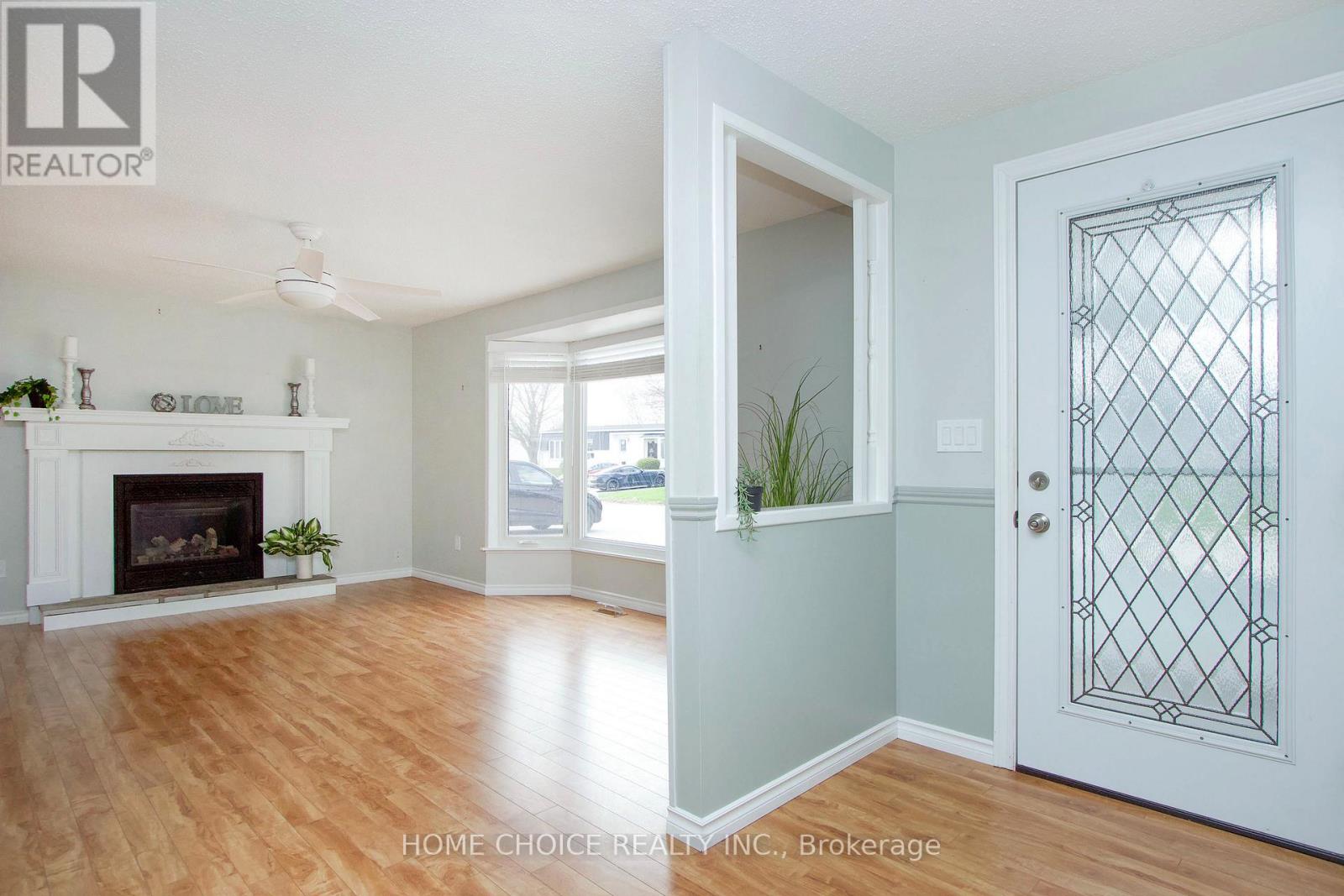 8 Loyalist Court, Clarington, Ontario  L1B 1A8 - Photo 6 - E13046006