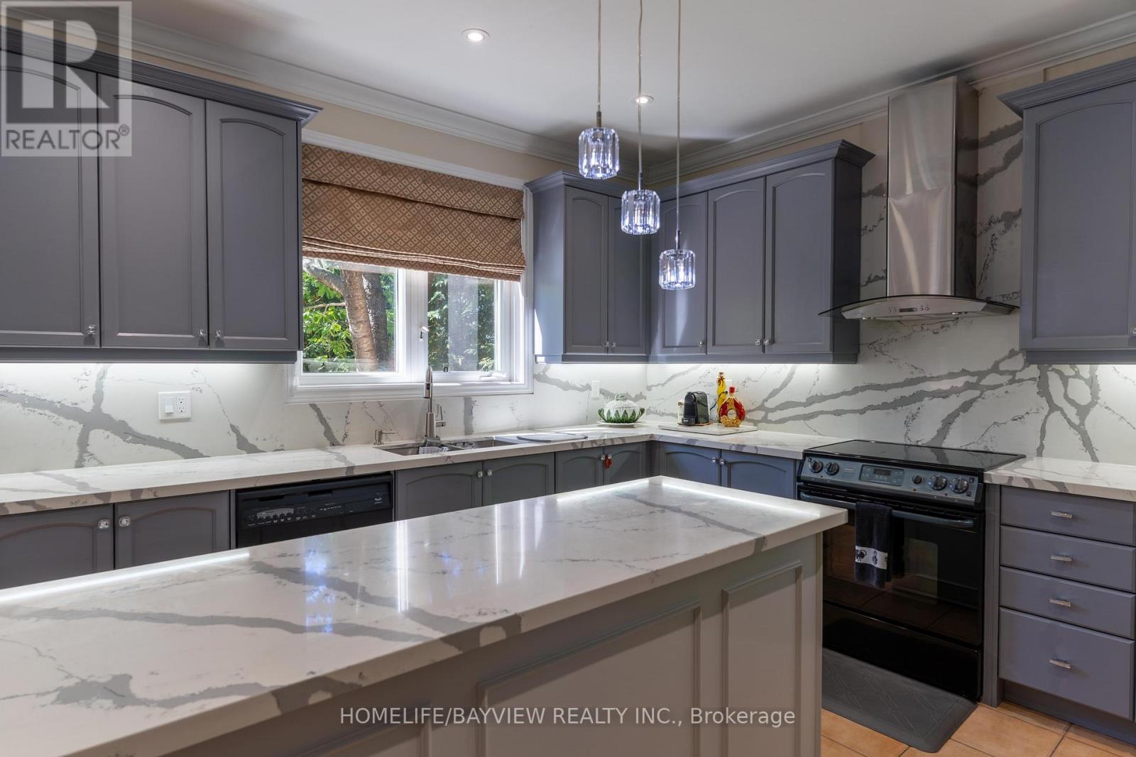 8 Pico Crescent, Vaughan, Ontario  L4J 8P4 - Photo 12 - N13046026