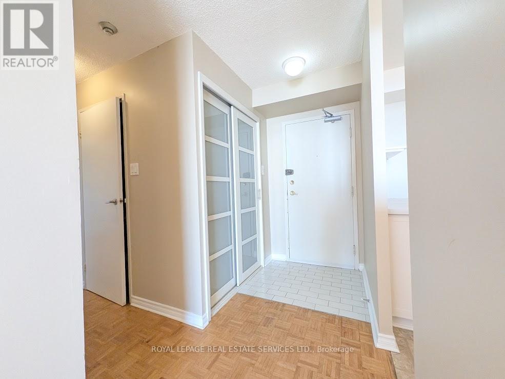 1510 - 3845 Lake Shore Boulevard W, Toronto, Ontario  M8W 4Y3 - Photo 3 - W13046012