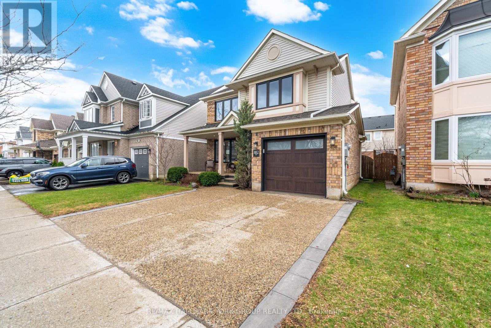 882 Mcduffe Crescent, Milton, Ontario  L9T 6M7 - Photo 2 - W13046022