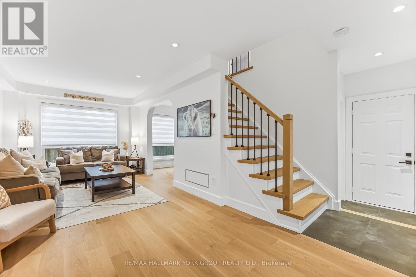 882 Mcduffe Crescent, Milton, Ontario  L9T 6M7 - Photo 4 - W13046022