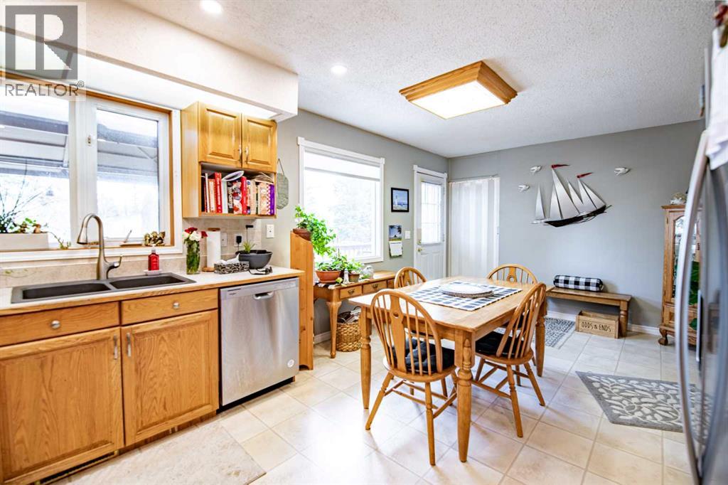 5116 54 Avenue, Eckville, Alberta  T0M 0X0 - Photo 12 - A2304745