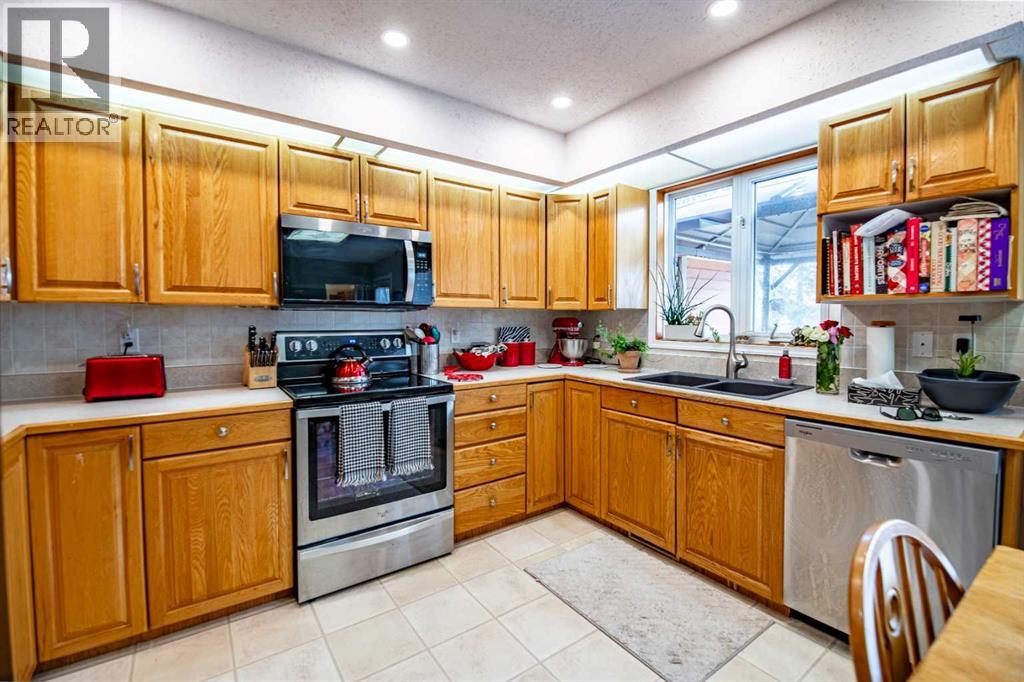 5116 54 Avenue, Eckville, Alberta  T0M 0X0 - Photo 11 - A2304745