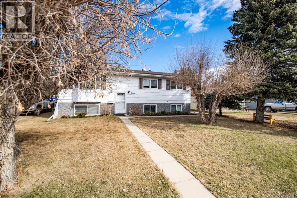 5116 54 Avenue, Eckville, Alberta