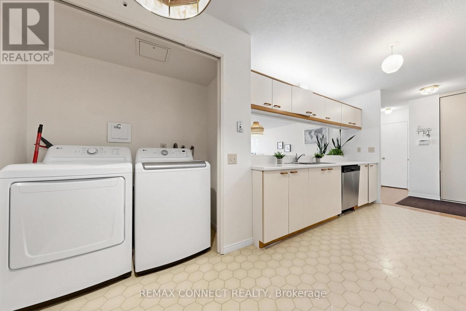 2106 - 100 Upper Madison Avenue, Toronto, Ontario  M2N 6M4 - Photo 17 - C13046070