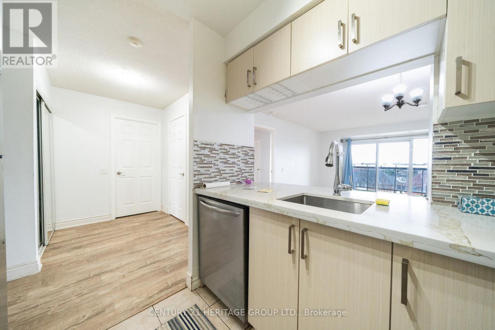 415 - 8 Mondeo Drive, Toronto, Ontario  M1P 5C7 - Photo 10 - E13046044