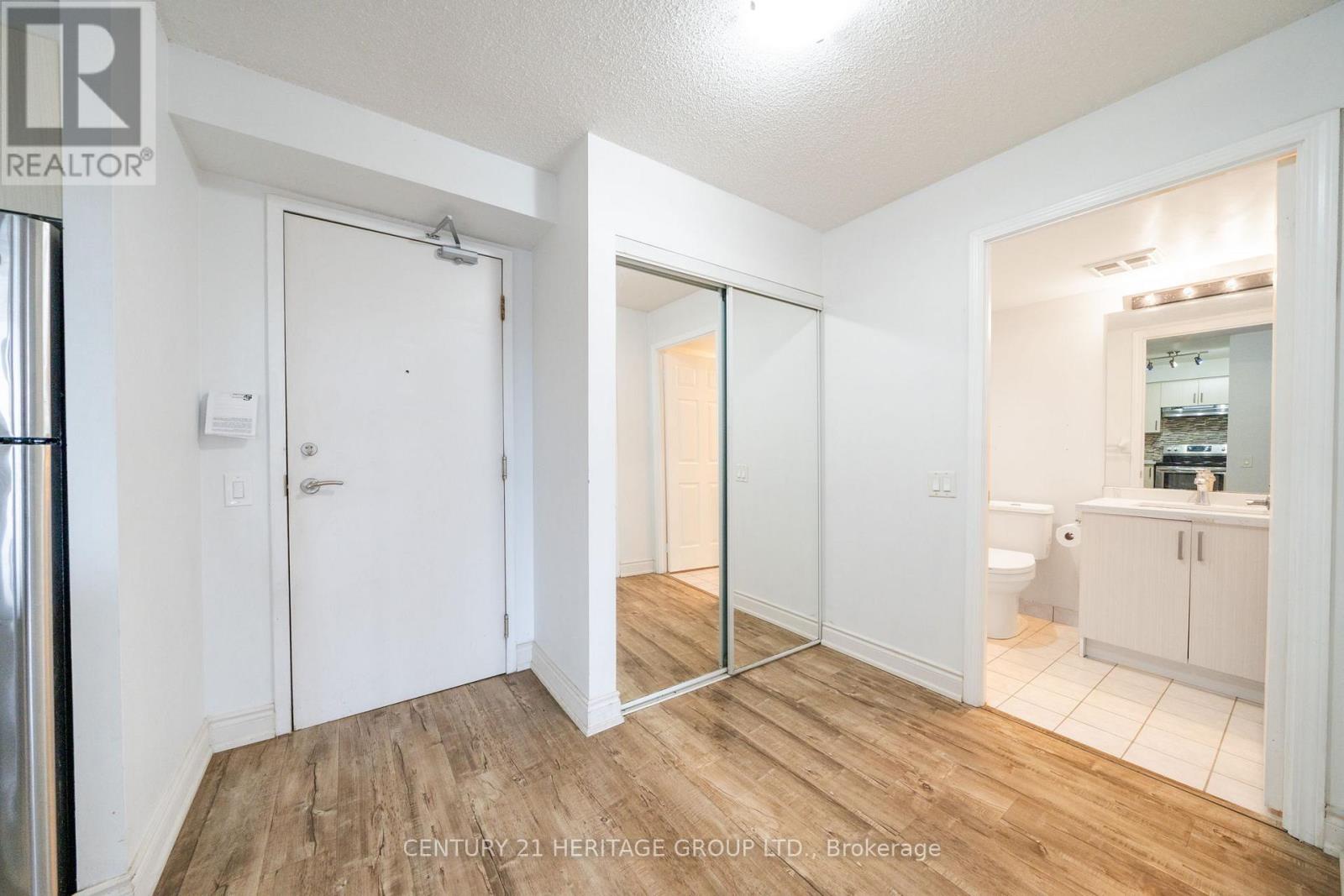 415 - 8 Mondeo Drive, Toronto, Ontario  M1P 5C7 - Photo 5 - E13046044