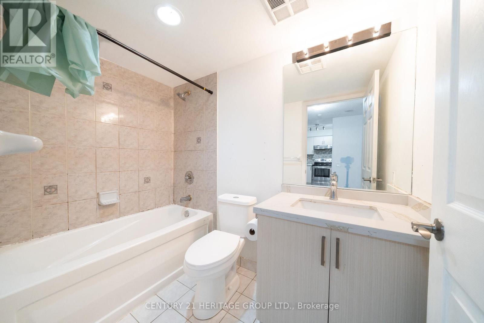 415 - 8 Mondeo Drive, Toronto, Ontario  M1P 5C7 - Photo 6 - E13046044