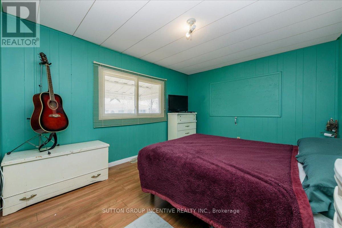 2 Mimosa Crescent, Innisfil, Ontario  L9S 1P7 - Photo 11 - N13046048