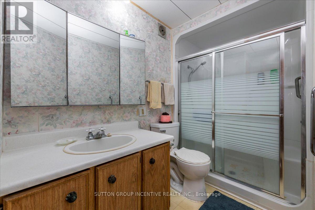 2 Mimosa Crescent, Innisfil, Ontario  L9S 1P7 - Photo 14 - N13046048