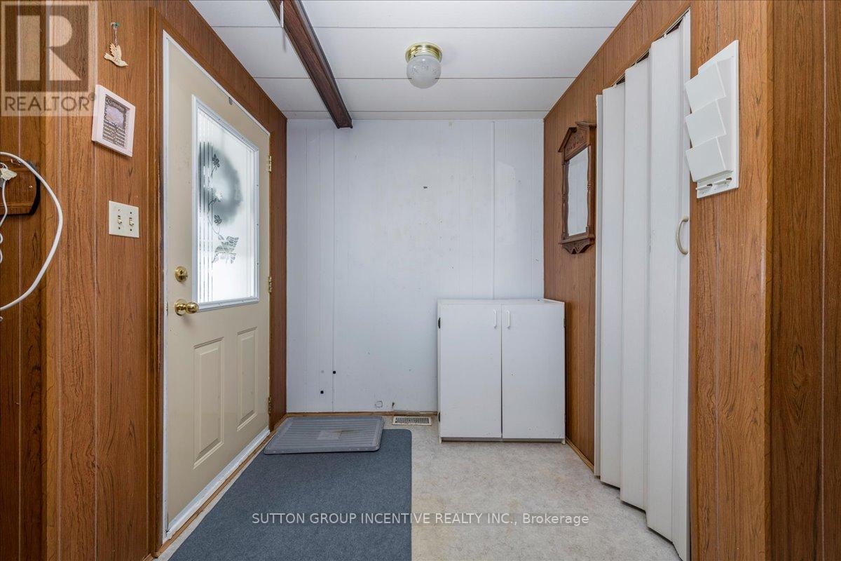 2 Mimosa Crescent, Innisfil, Ontario  L9S 1P7 - Photo 4 - N13046048