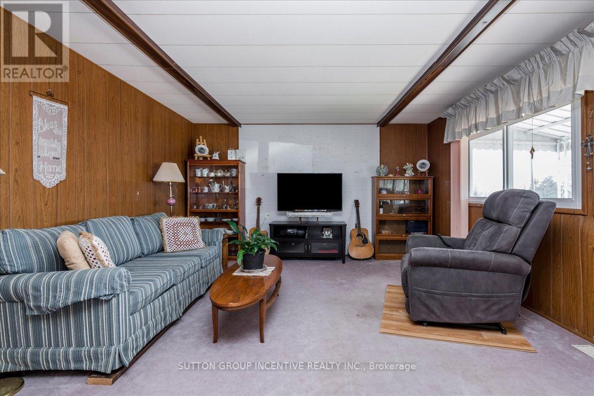 2 Mimosa Crescent, Innisfil, Ontario  L9S 1P7 - Photo 5 - N13046048