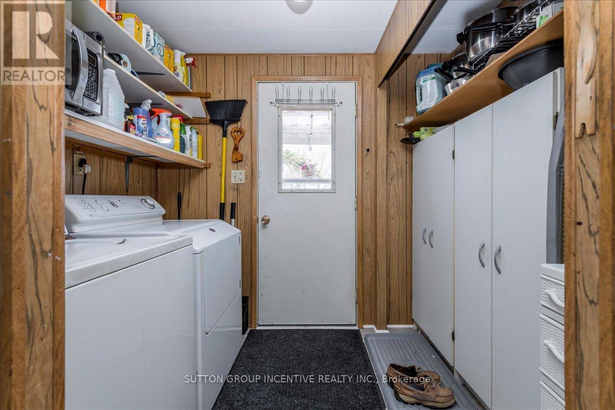 2 Mimosa Crescent, Innisfil, Ontario  L9S 1P7 - Photo 8 - N13046048