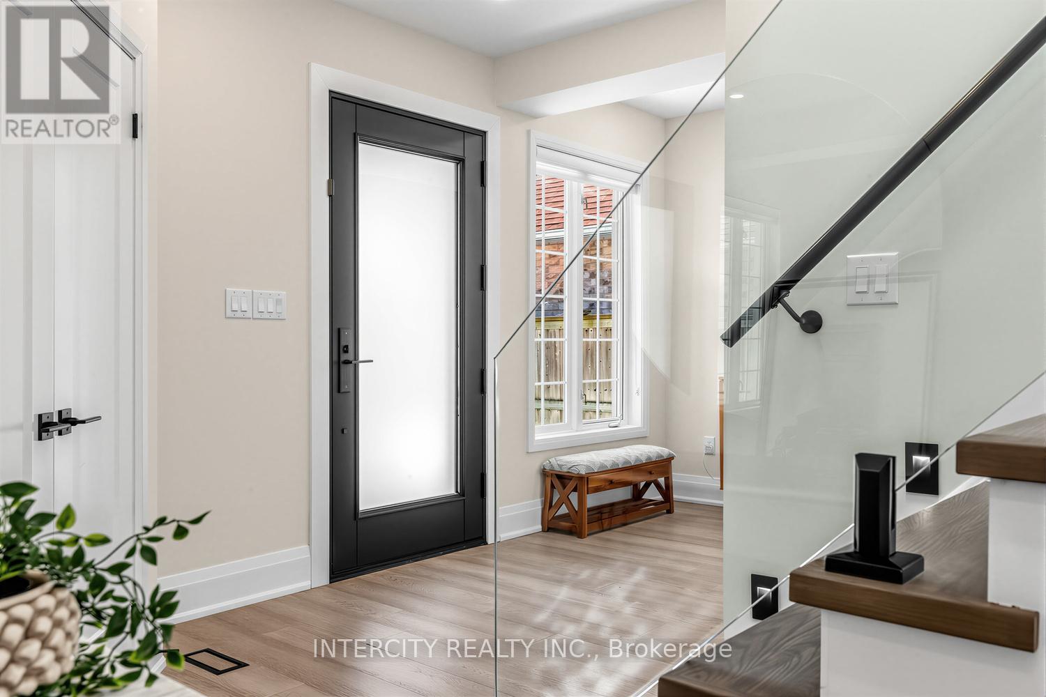 75 Canoe Court, Richmond Hill, Ontario  L4E 3Y2 - Photo 3 - N13046064