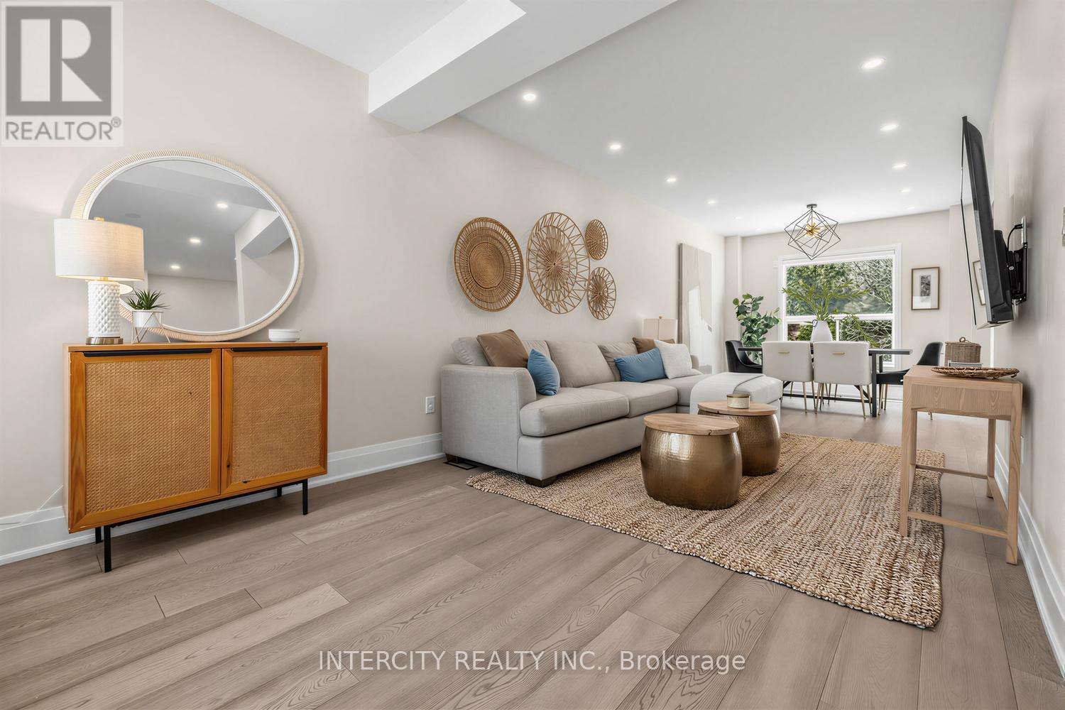 75 Canoe Court, Richmond Hill, Ontario  L4E 3Y2 - Photo 4 - N13046064