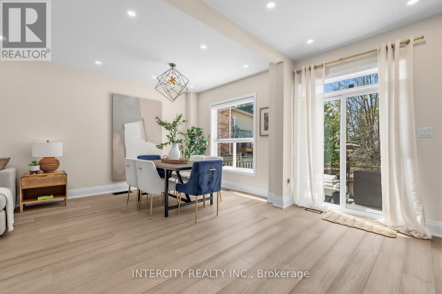 75 Canoe Court, Richmond Hill, Ontario  L4E 3Y2 - Photo 7 - N13046064