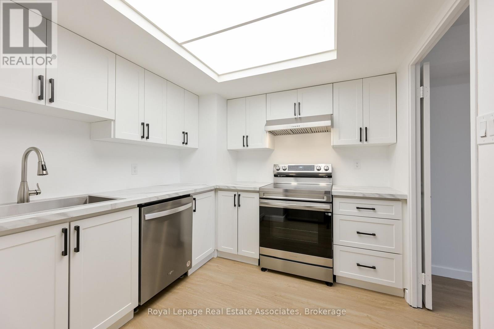 211 - 4460 TUCANA COURT, Mississauga, Ontario