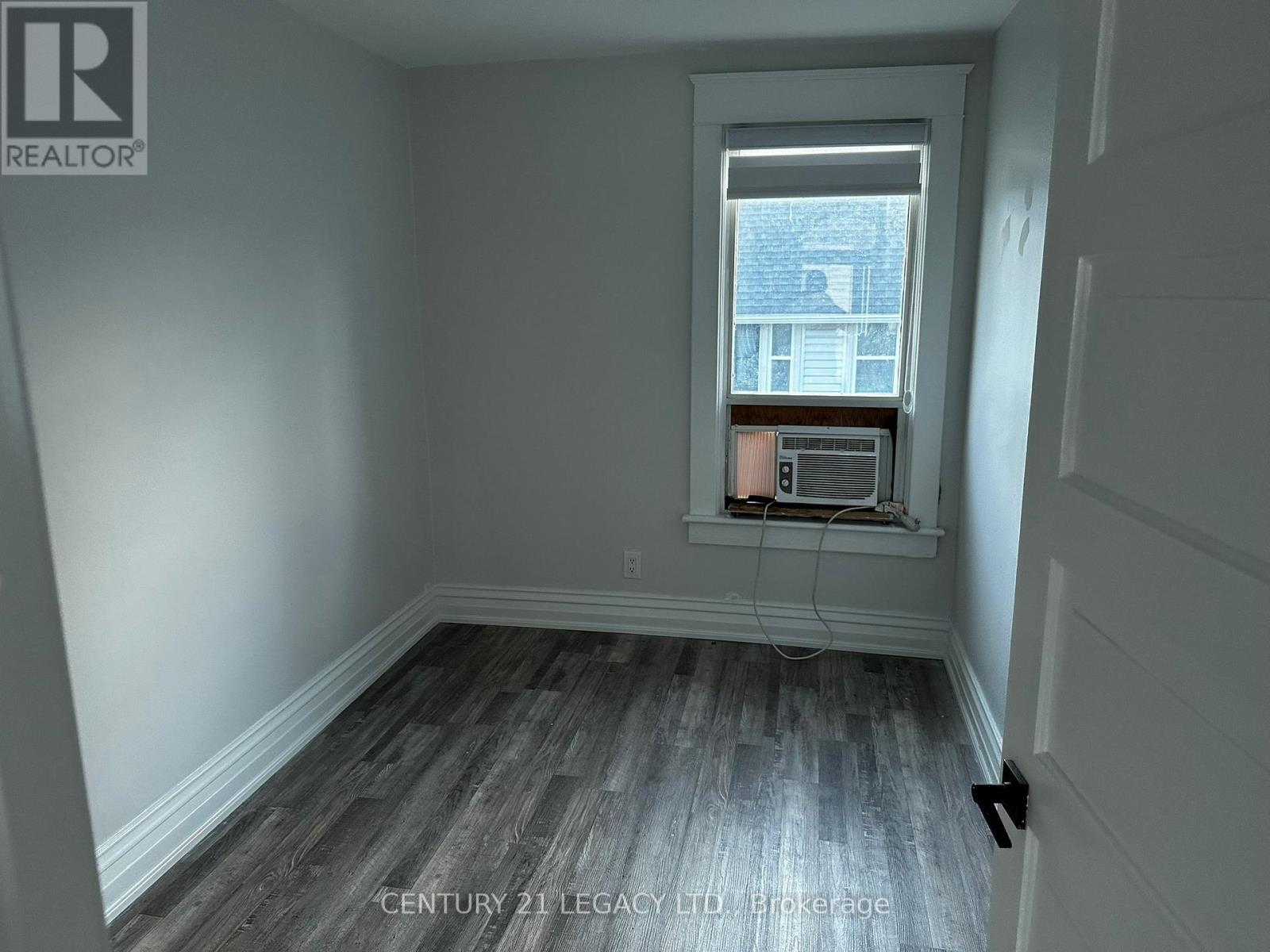 6251 Ker Street E, Niagara Falls, Ontario  L2G 1X7 - Photo 12 - X13046052