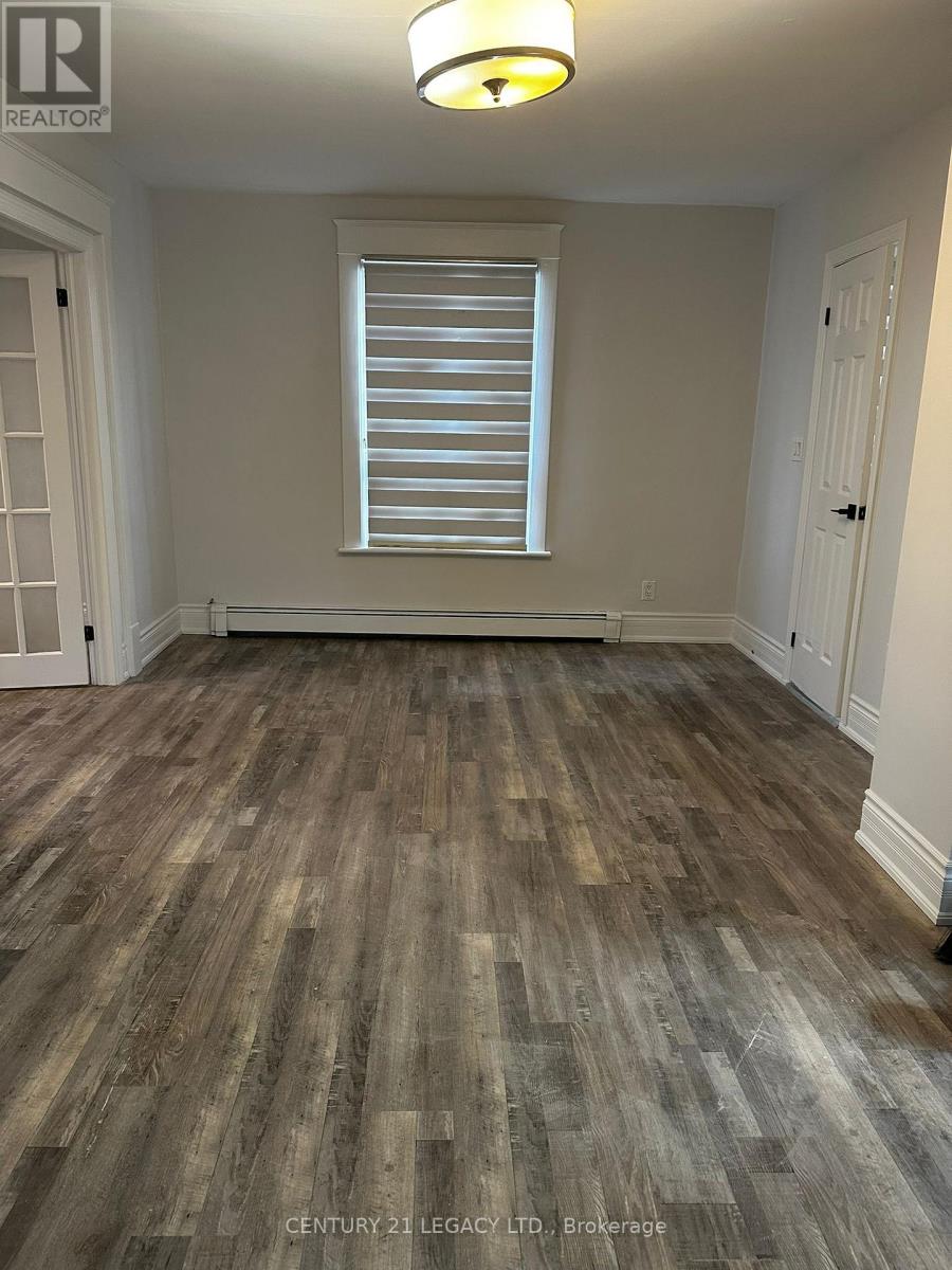 6251 Ker Street E, Niagara Falls, Ontario  L2G 1X7 - Photo 2 - X13046052