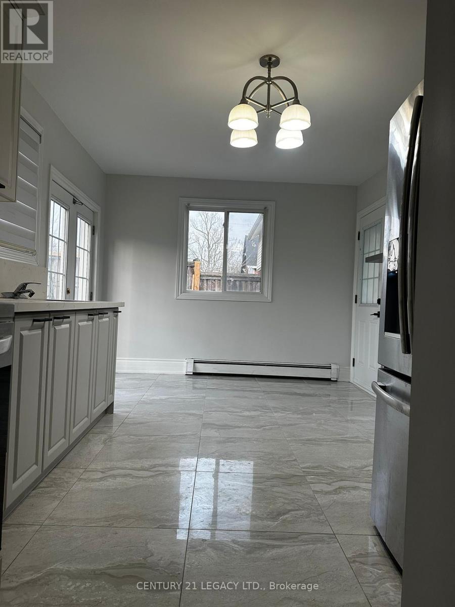 6251 Ker Street E, Niagara Falls, Ontario  L2G 1X7 - Photo 5 - X13046052