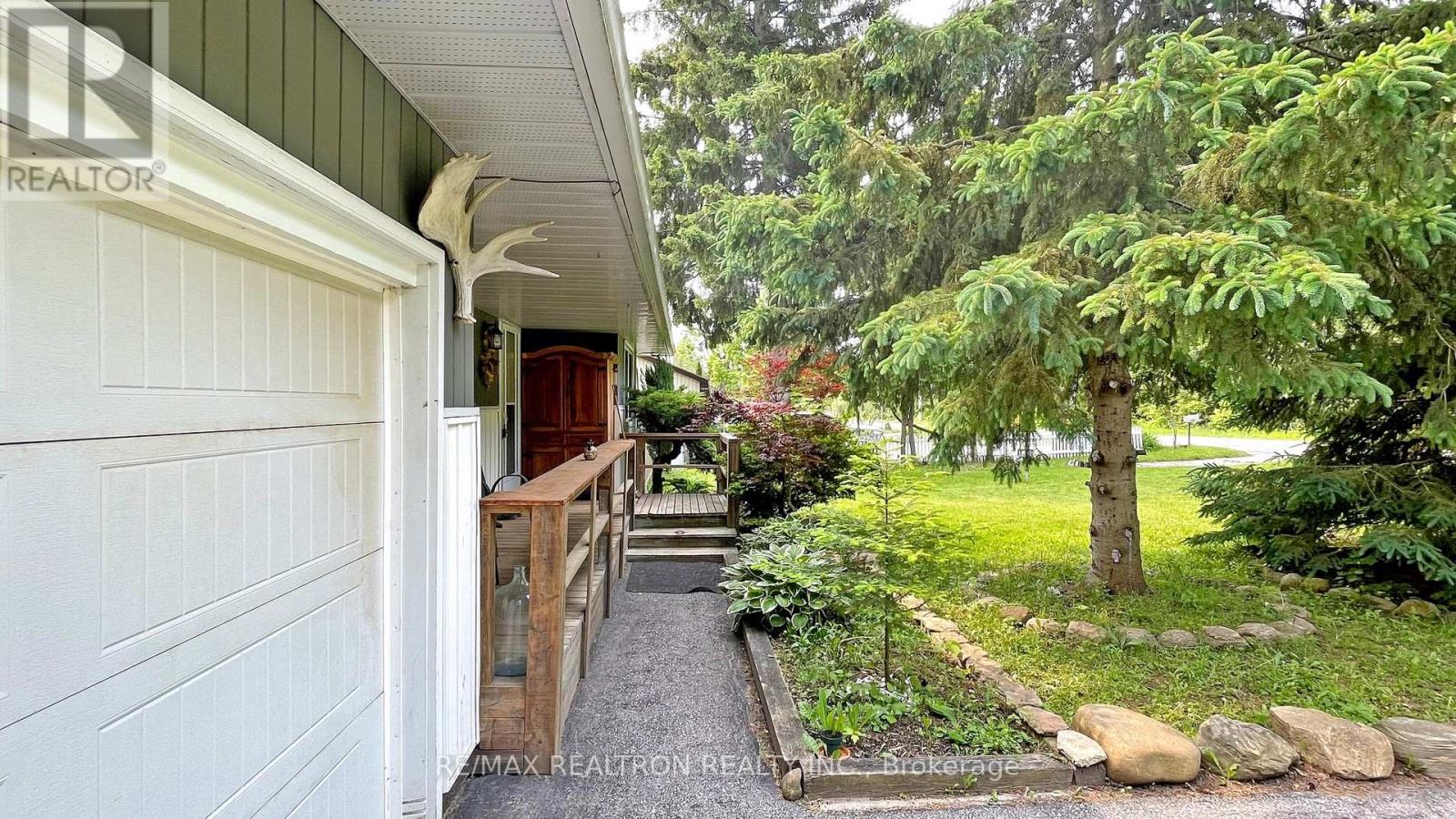 2807 25th Side Road, Innisfil, Ontario  L9S 3T2 - Photo 1 - N13015066