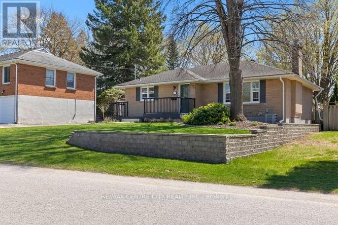 1302 Norman Avenue, London South, Ontario  N6K 2A3 - Photo 2 - X13046088