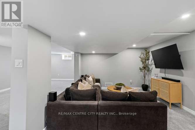 1302 Norman Avenue, London South, Ontario  N6K 2A3 - Photo 30 - X13046088