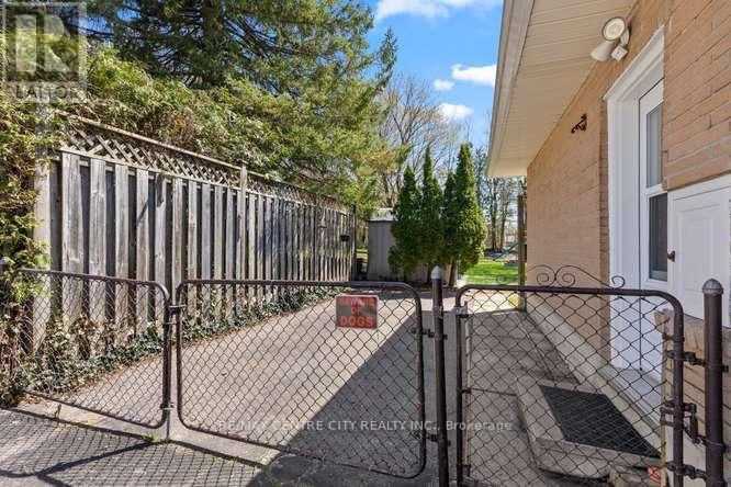 1302 Norman Avenue, London South, Ontario  N6K 2A3 - Photo 37 - X13046088