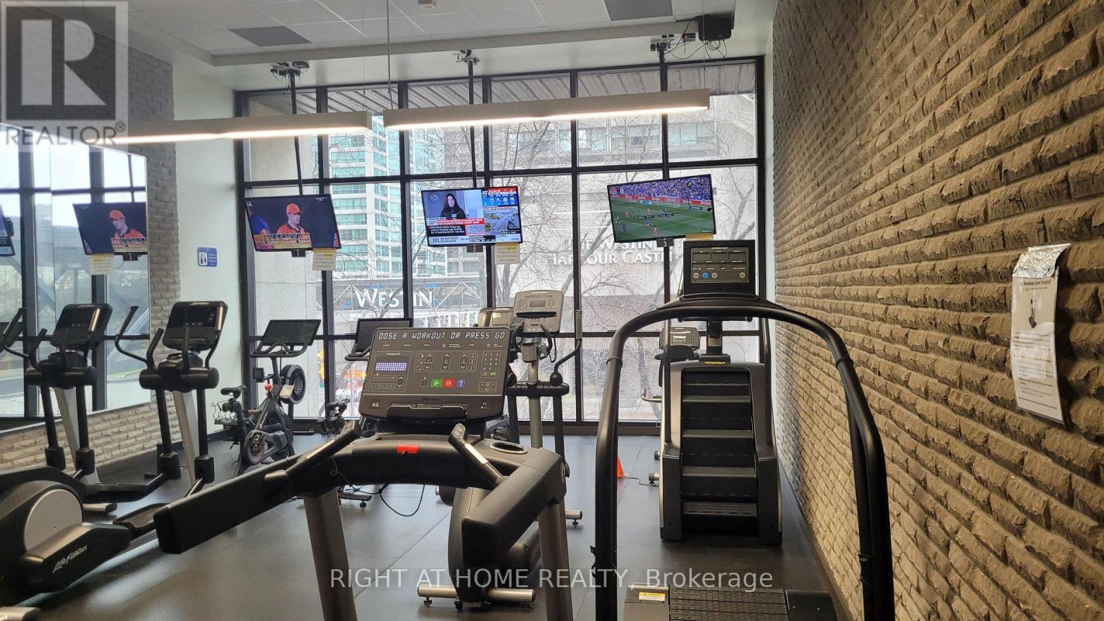 1803 - 33 Harbour Square, Toronto, Ontario  M5J 2G2 - Photo 11 - C13046080