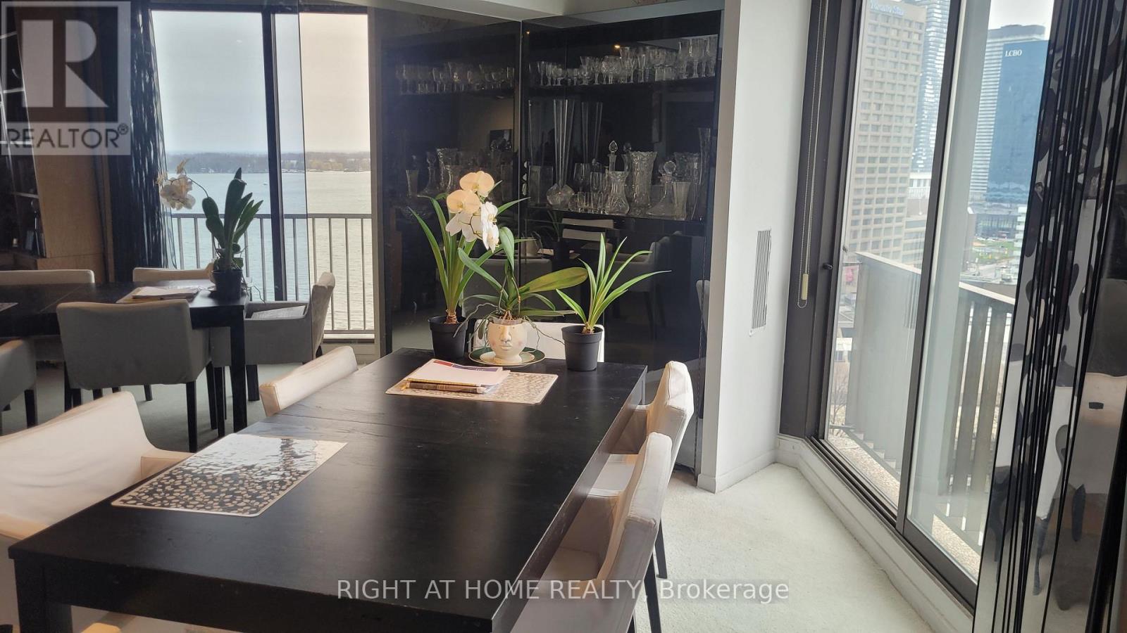 1803 - 33 Harbour Square, Toronto, Ontario  M5J 2G2 - Photo 7 - C13046080