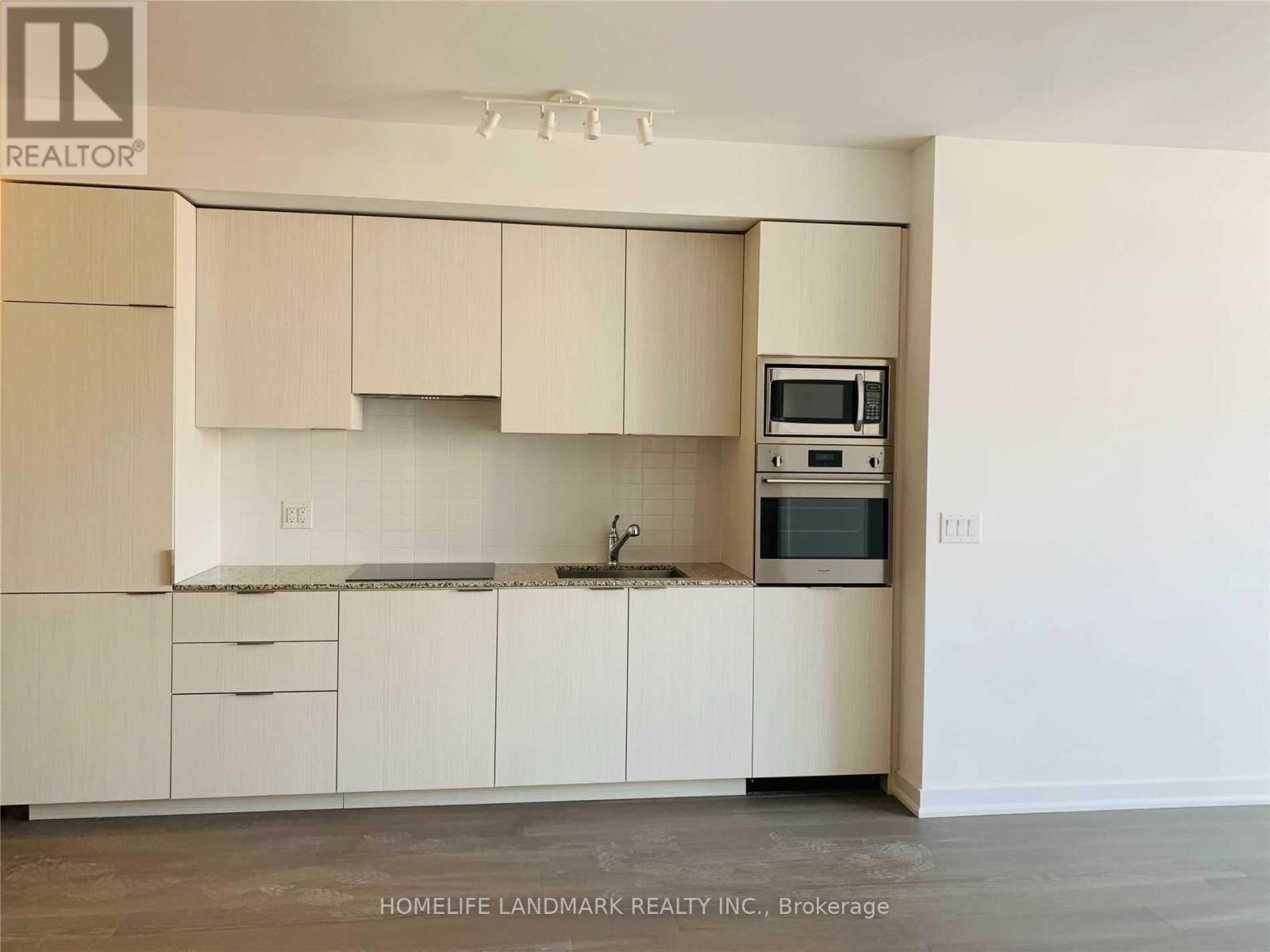 410 - 11 WELLESLEY STREET W, Toronto, Ontario