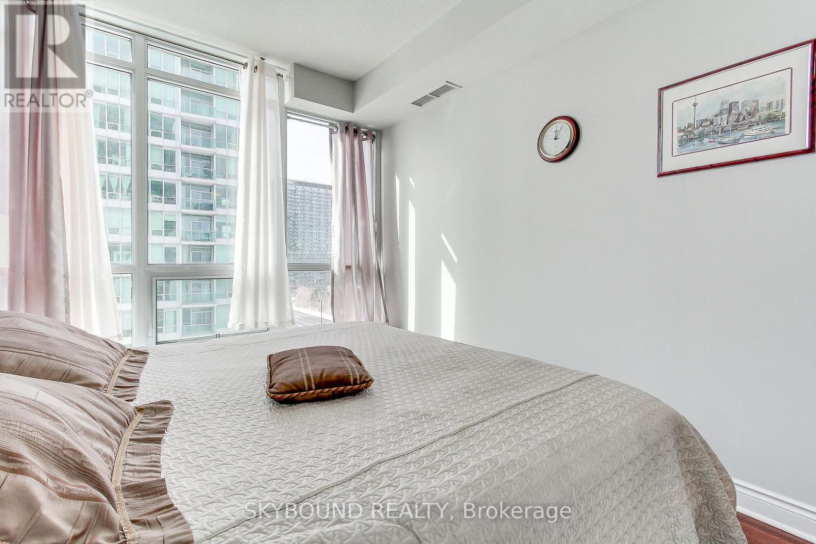 1006 - 1900 Lake Shore Boulevard W, Toronto, Ontario  M6S 1A4 - Photo 16 - W12729512