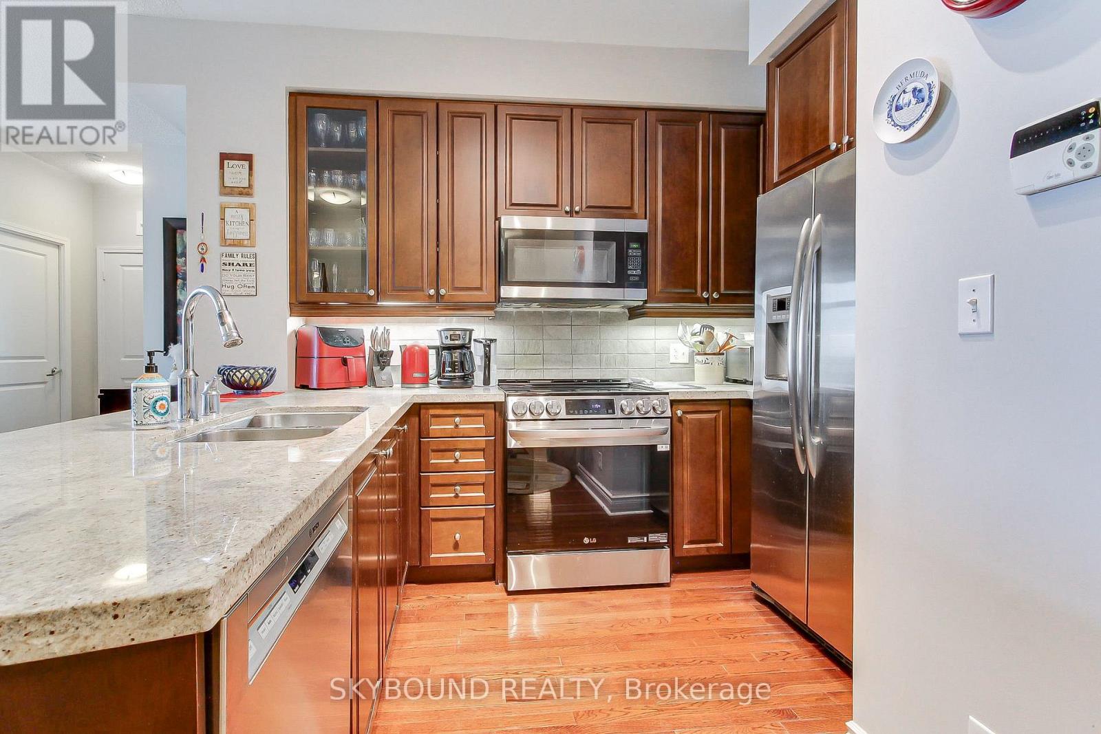 1006 - 1900 Lake Shore Boulevard W, Toronto, Ontario  M6S 1A4 - Photo 6 - W12729512